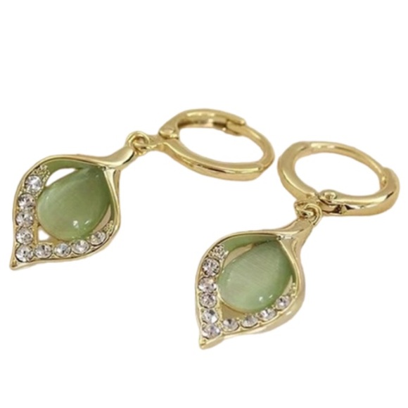 NWT  Light Green Opal Earrings, diamond accent in color Gold - Picture 7 of 10